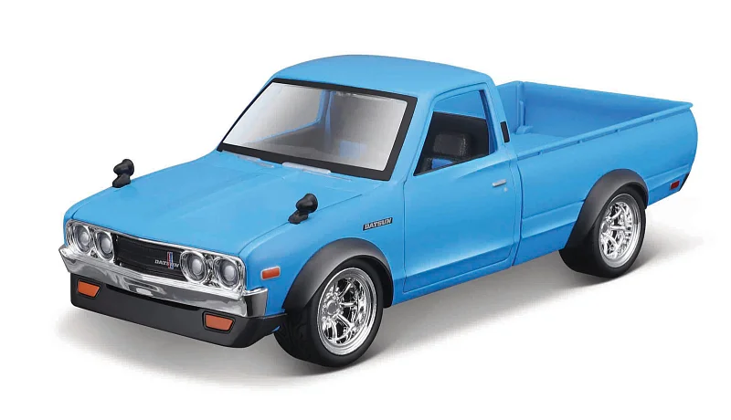 Maisto - Design 1973 Datsun 620 Pick-up, Lamborgini Urus, 1:24