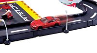 Bburago - FERRARI RACE+PLAY, Garáž se závodní dráhou + autíčko, 1:43