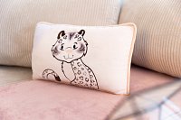 NICI GREEN Polštář sněžný leopard Eleni Snowbell 43x25 cm