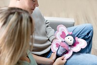 NICI Plyšový motýlek Love v dárkové krabičce, 21cm