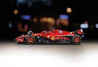 Bburago - RACE Formule F1 v dekorativním boxu, Ferrari SF-24 (2024), #16 Charles Leclerc, 1:43