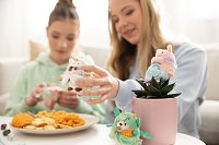 NICI plyš MyMochi Lední medvěd Snono 8cm s plamínkem a kostýmem draka, dárkové balení