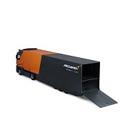 Bburago – RACE M-B Tahač s návěsem + F1 McLaren Team MCL38 (2024), #4 Lando Norris, 1:43