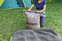 Semišová nafukovací matrace ROLL and RELAX - 188 x 99 x 22cm