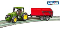 Farmer - traktor John Deere s vlekem