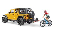 Volný čas - Jeep Wrangler Rubicon Unlimited s horským kolem a cyklistou