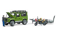 Voľný čas - Land Rover Defender s vlekom, motorkou a vodičom