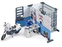 bworld - policejní stanice s motorkou