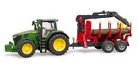 Farmer - traktor John Deere s lesnickým přívěsem a kládami