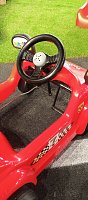 Velké šlapací auto s klaksonem