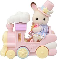 Letadlo, vláček a baby figurky v zábavném parku