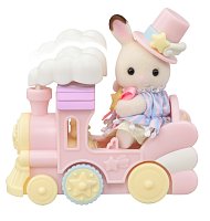 Letadlo, vláček a baby figurky v zábavném parku