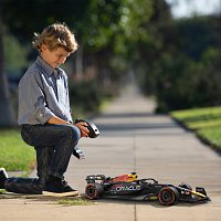Maisto RC - 1:10 RC FORMULE RedBull RACING RB19 2023 (11 Sergie Pérez) se zvuky, XTR, 2,4 GHz, USB