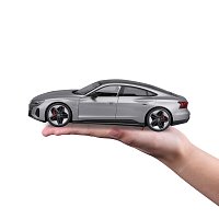 Bburago - Auta HOBBY, 2022 Audi RS e-tron GT, stříbrná, 1:18