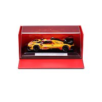 Bburago - RACING, Ferrari 499P - 24H Le Mans 2024 v dekorativním boxu, 1:43
