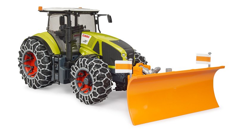 Farmer - Claas Axion 950 se sněhovými řetězy a radlicí