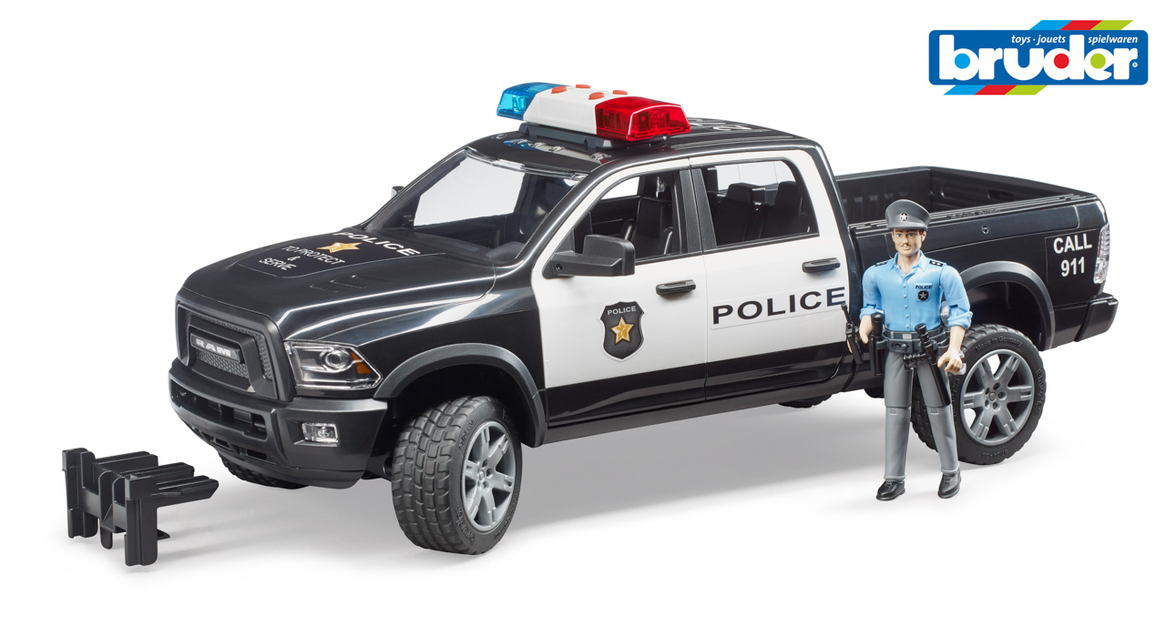 Konstrukční vozy - policejní pick-up RAM2500 s policistou